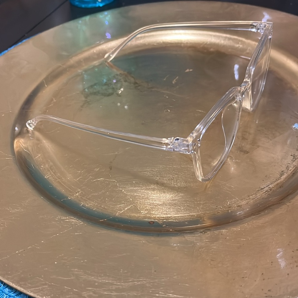 Clear Frames With Case - image 3